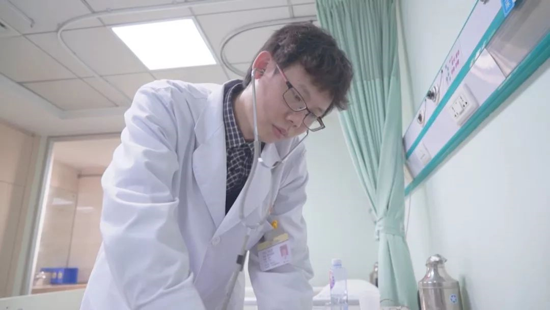 盡職盡責(zé)好醫(yī)生，他是心血管病患者的“生命守護(hù)神”