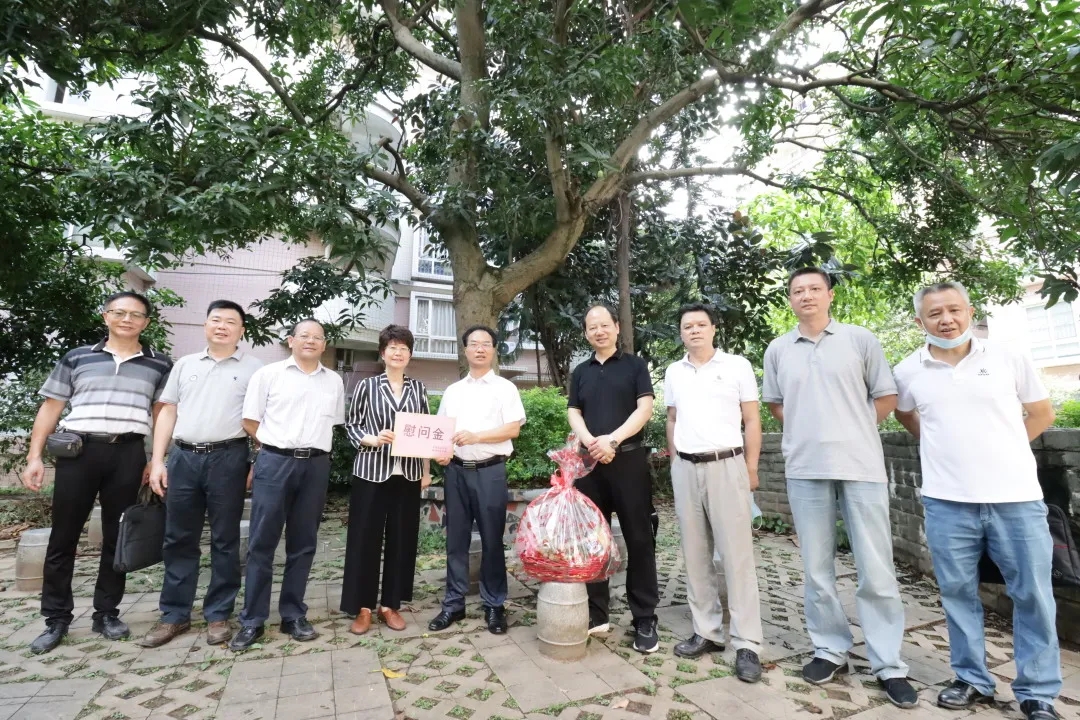 暖心！自治區(qū)總工會調研走訪慰問組到我市開展調研走訪慰問活動