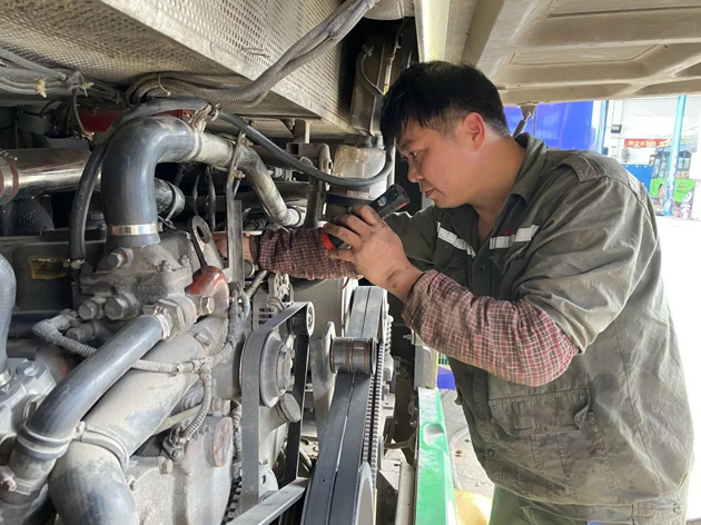 【梧州工匠】 秦雷：勤勉敬業(yè)的公交車(chē)“醫(yī)生”