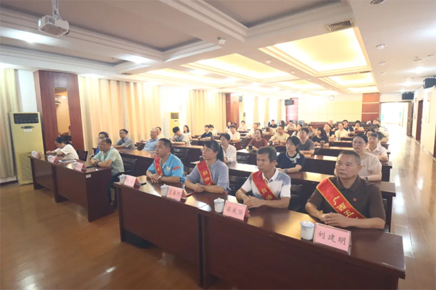 熱血沸騰！梧州市總工會組織集中收看紀(jì)念中國人民抗日戰(zhàn)爭暨世界反法西斯戰(zhàn)爭勝利80周年大會