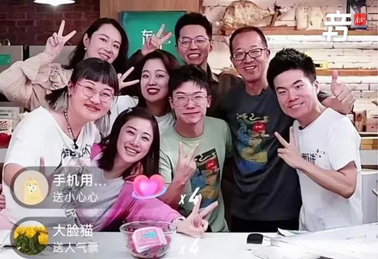 打工新鮮事丨一邊“上課”，一邊“賣大米”，被他的直播語錄圈粉了~